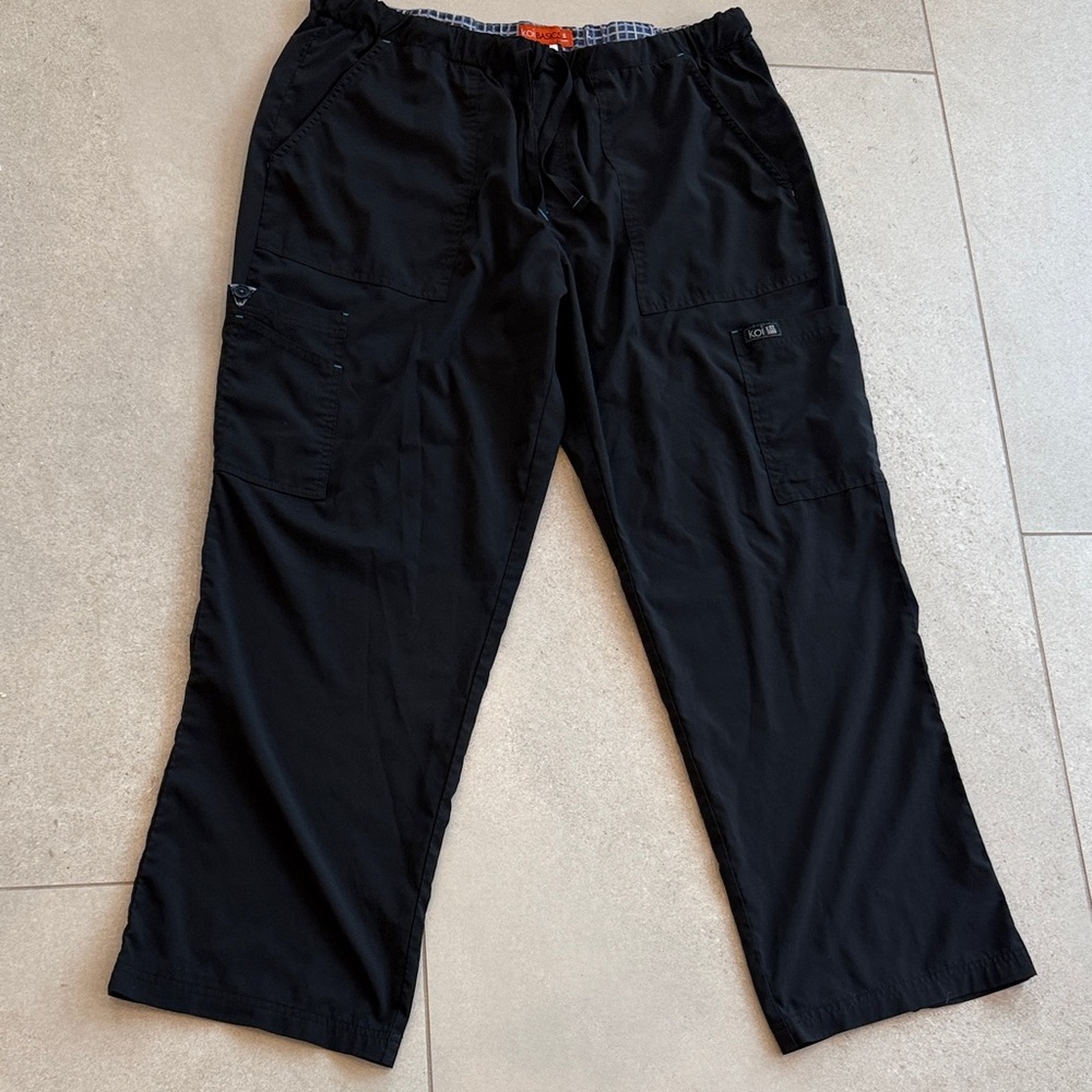 koi Black Men's Cargo Scrub Pants XL short
